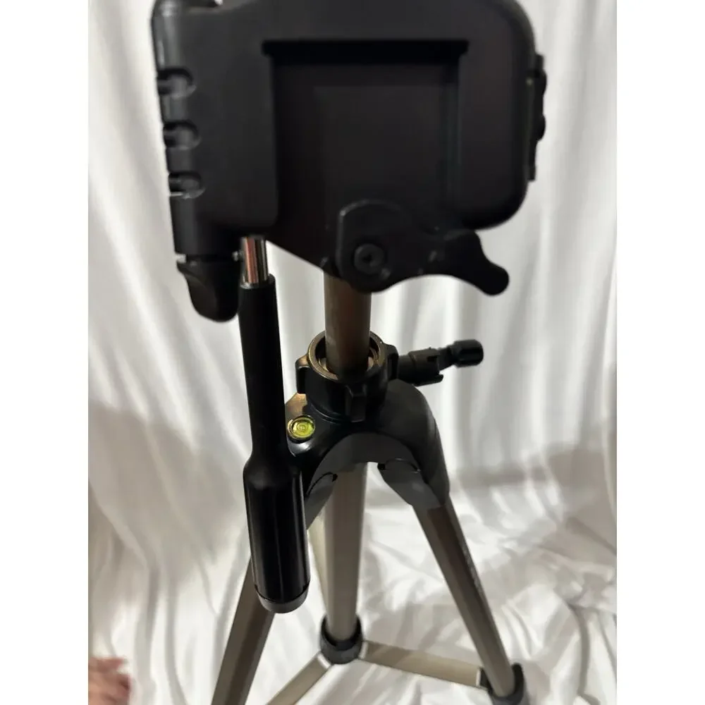 Dynex DX-TRP60 Tripod